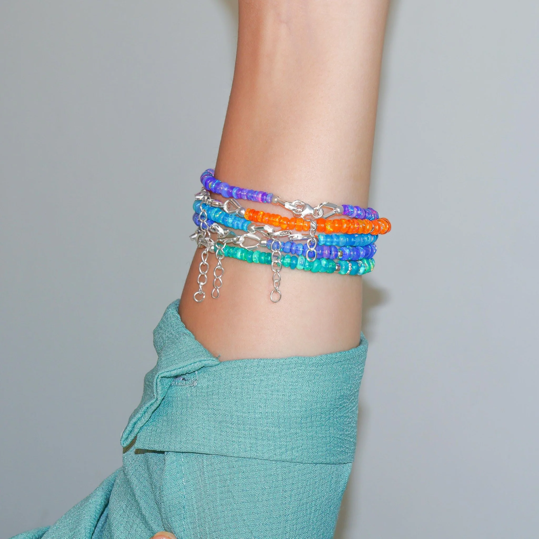 Blue Opal Beaded Bracelet With Circular Silver Chakri Beads - Image 7