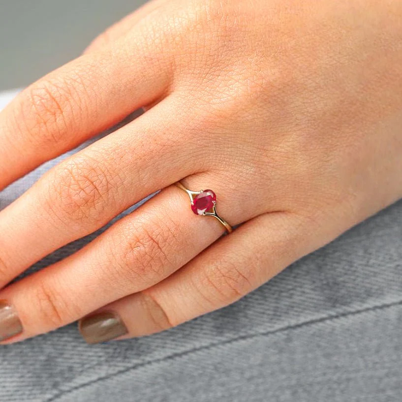 Natural Oval Faceted Red Ruby Ring - Image 3